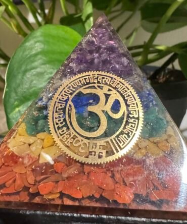 80 MM PYRAMID AVAILABLE IN 4 DIFFRENT SYMBOL.