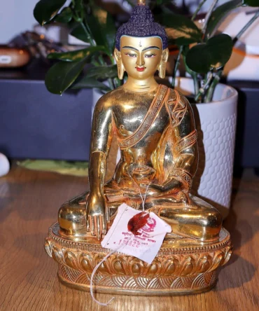 Gold-Plated Buddha Statue in Bhumisparsha Mudra – Symbol of Enlightenment and Peace