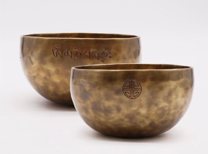 Full Moon Singing bowl weight 900gm