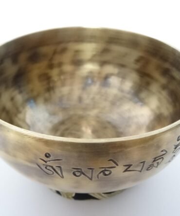 Full Moon Tibetan Singingbowl. 15cm weight 950gm