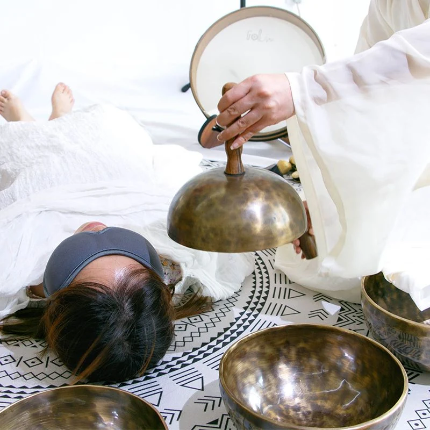 Handmade Singingbowl with Handle - Image 2